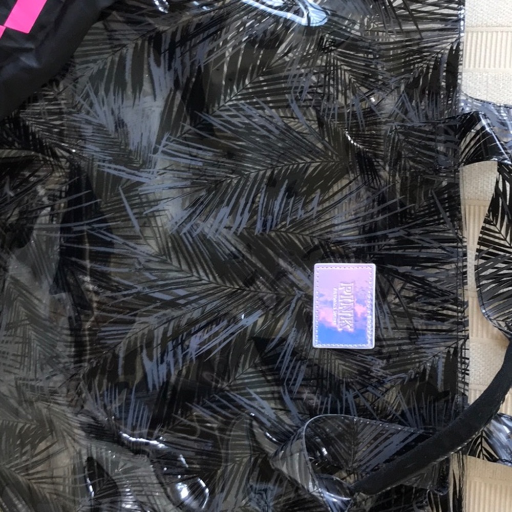 2 VS Pink bags Great weekender& accessory bag NWOT - Picture 2 of 7